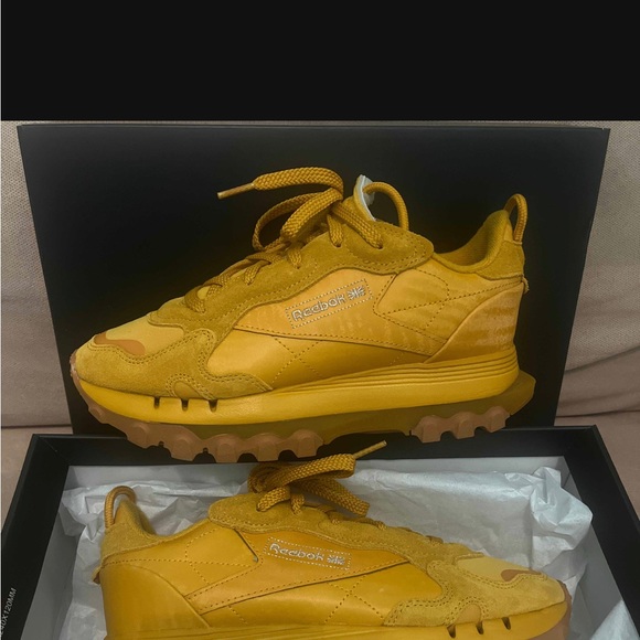 CL Cardi- Reebok - Picture 4 of 5